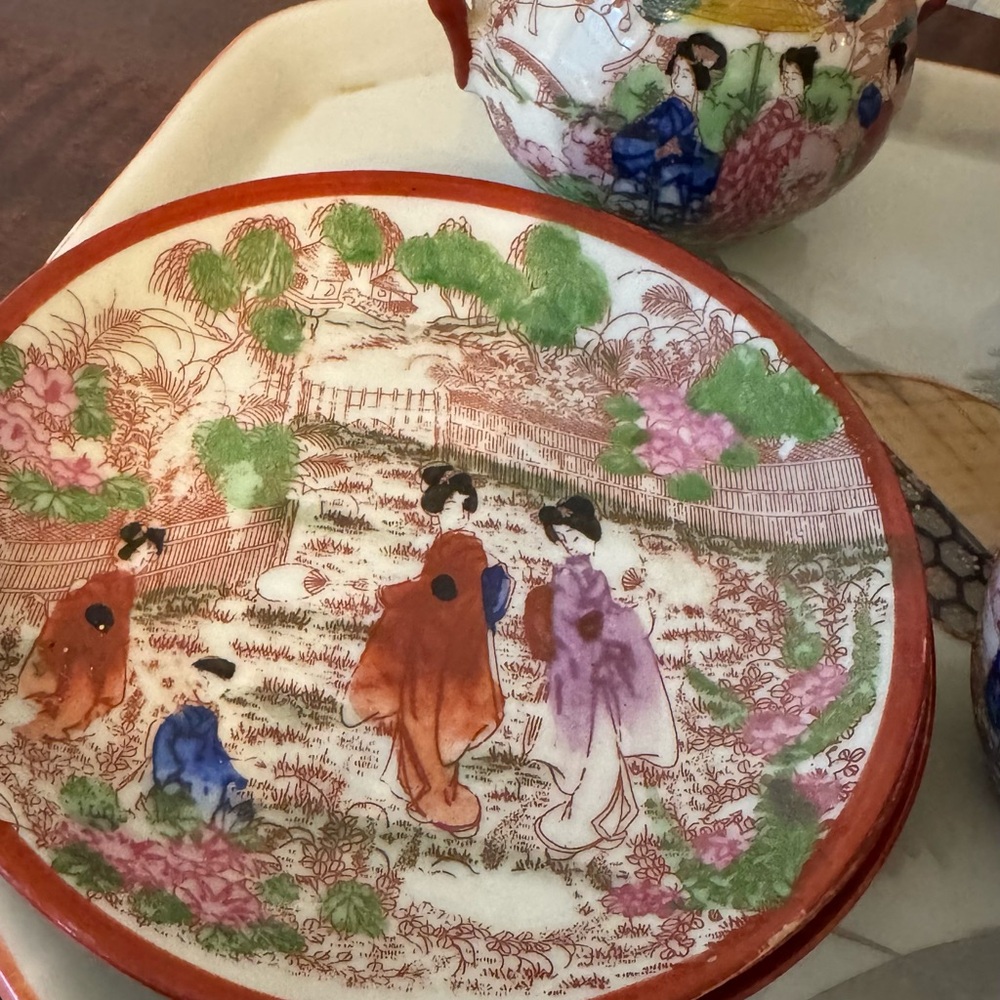 Vintage Japanese Porcelain Tea Set – Hand-Painted Geisha - Picture 12 of 13